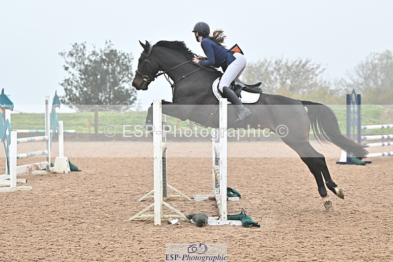 241103A-112158-07012 - SUN Cls 18 British Novice and 90cm Open