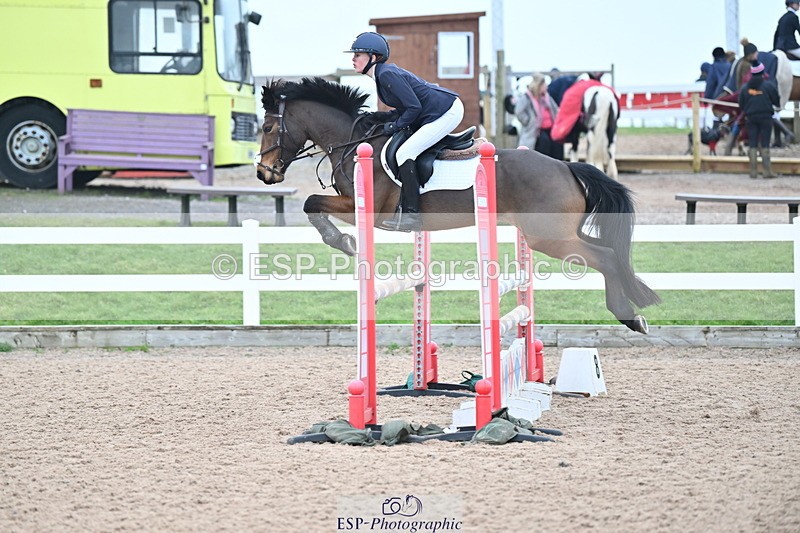 240128A-120841-00785 - Cls 4 Pony Newcomers and 1m Open