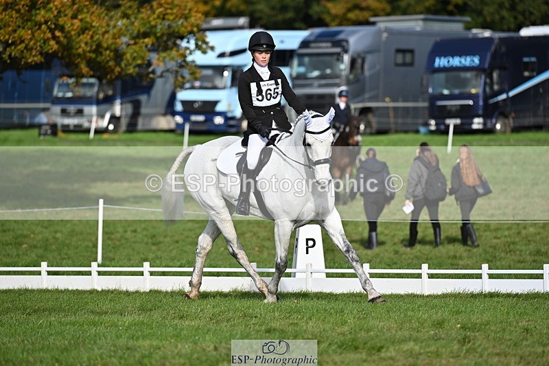 251024A-114256-09744 - G-565-Katie.Maddox