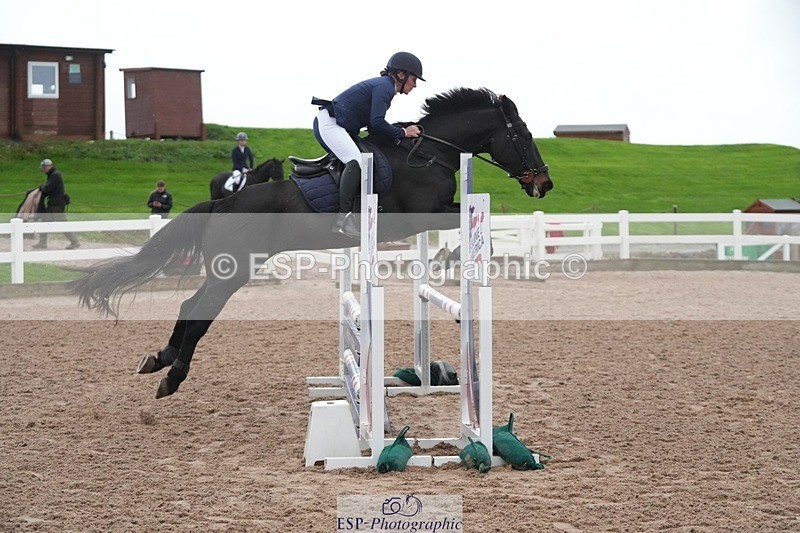 251109-084300-03065 - Cls 15 British Novice and 90cm Open