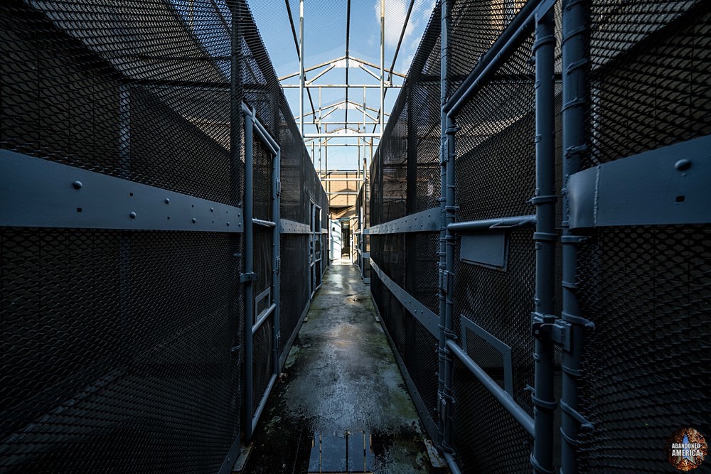 Western State Penitentiary (Pittsburgh, PA) | Rooftop Exercide Yard - Western Penitentiary