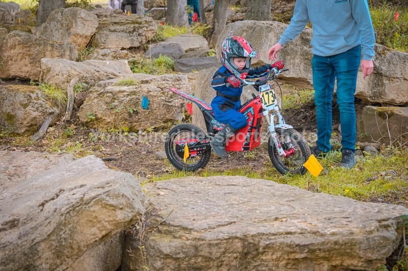 DSCF0204 - Ripon MC Trial 27/09- kids