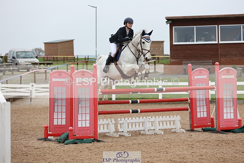 241101A-133714-02157 - FRI Cls 6 Foxhunter and 1.20m Open