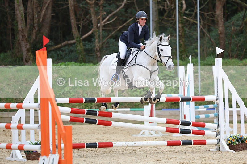 3E7A7570 - Class 8: Senior Newcomers/1.10m open