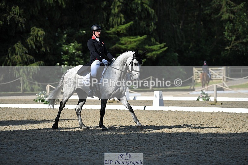 230525-090507-01527 - 302-EN_TARO_DES_VERNIER-Oliver_Townend-WEDTrotUp+DR