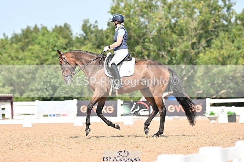 250816-131353-04612 - 092-Nikki.HandHigher.Ground