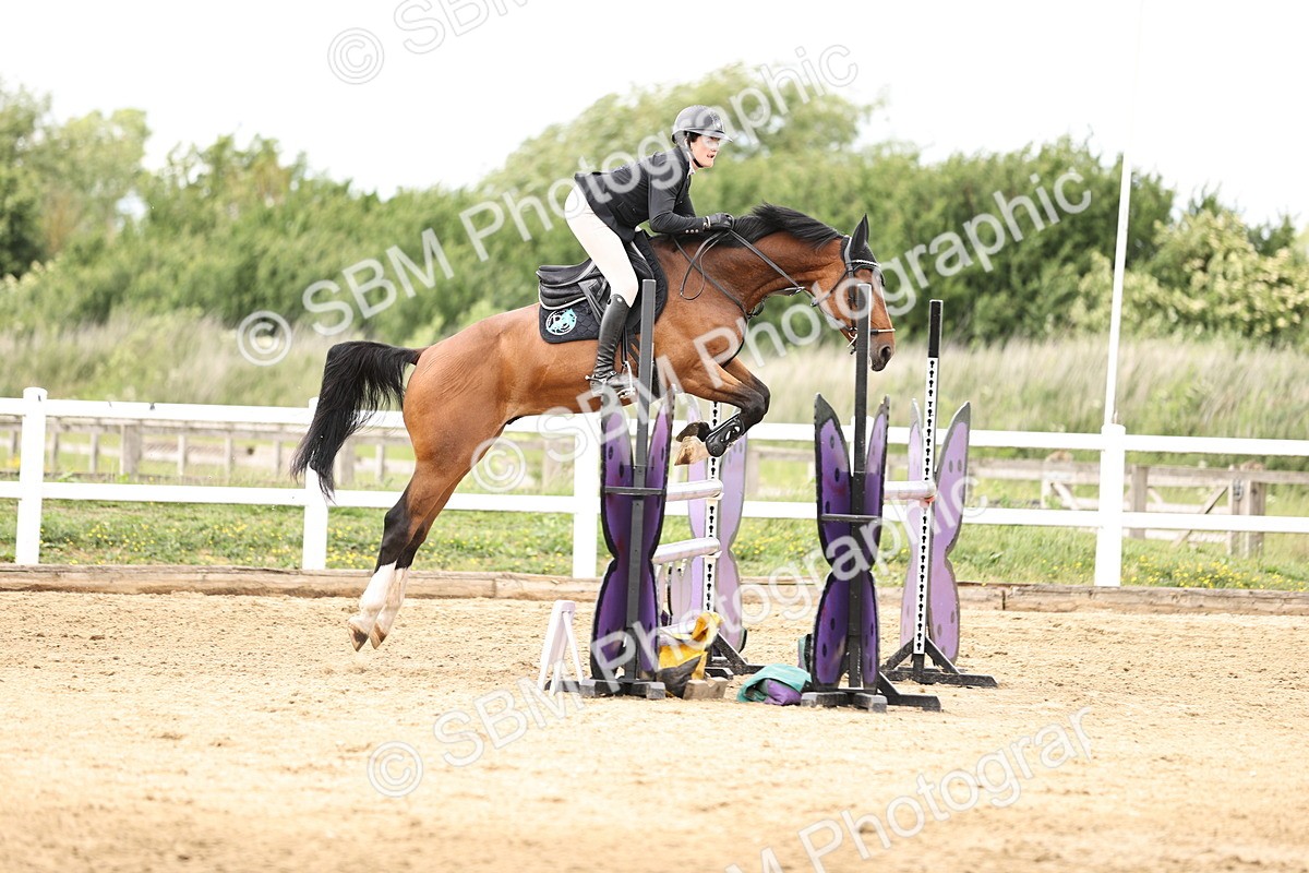 SBM_003411 - Class 11 - Senior Newcomers - 1.10m