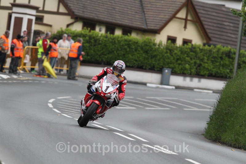 John McGuinness Honda / Honda Racing - Wednesday Practice - Solos