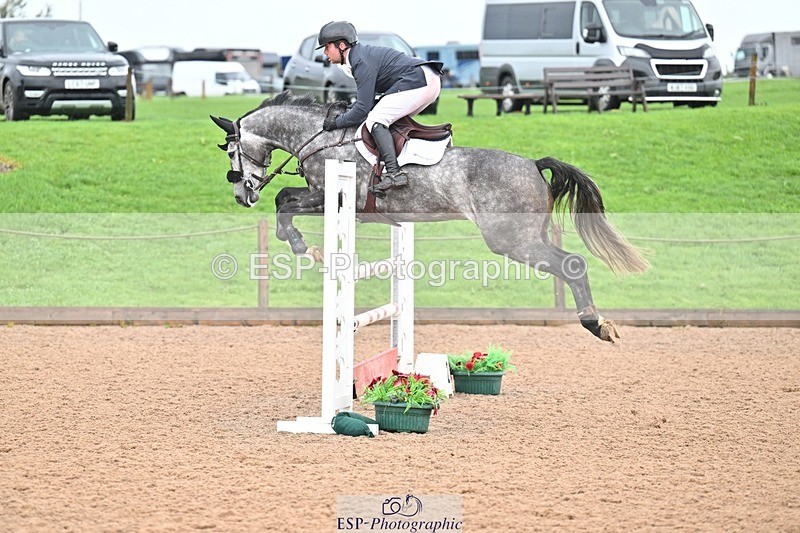 251003-133643-01163 - Cls 3 Foxhunter and 1.20m