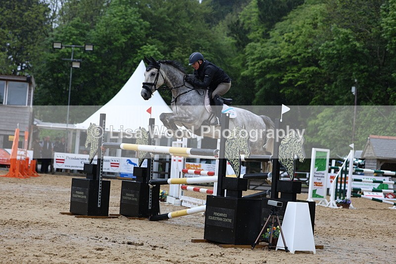 3E7A7582 - Class 9: Senior 1.30m open