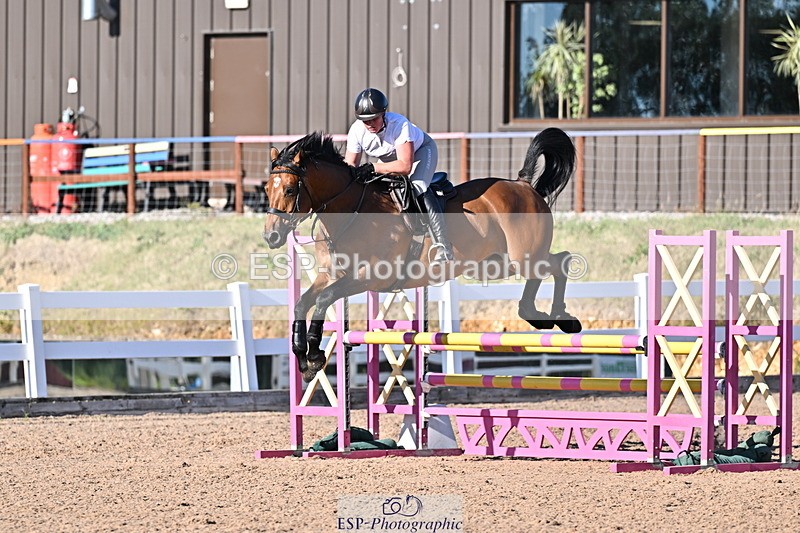 250708A-183702-00597 - 90cm Classes