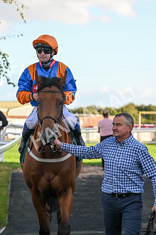 100924-Race 8-Homer Stokes-0902 - Race 8