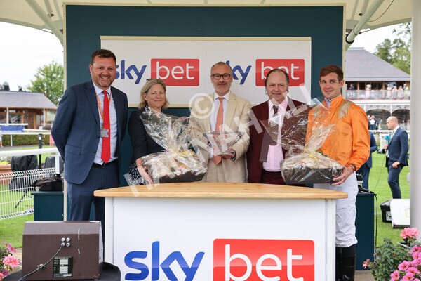 yr17082022r7-56 - Race 7 5.20pm Sky Bet Nursery Handicap