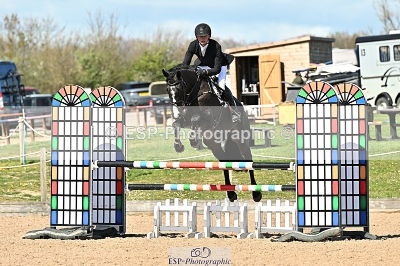 250416-152557-01729 - Cls 6 Foxhunter and 1.20m