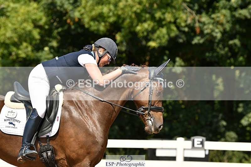 250817-130519-09837 - 214-Verity.PerryVogue