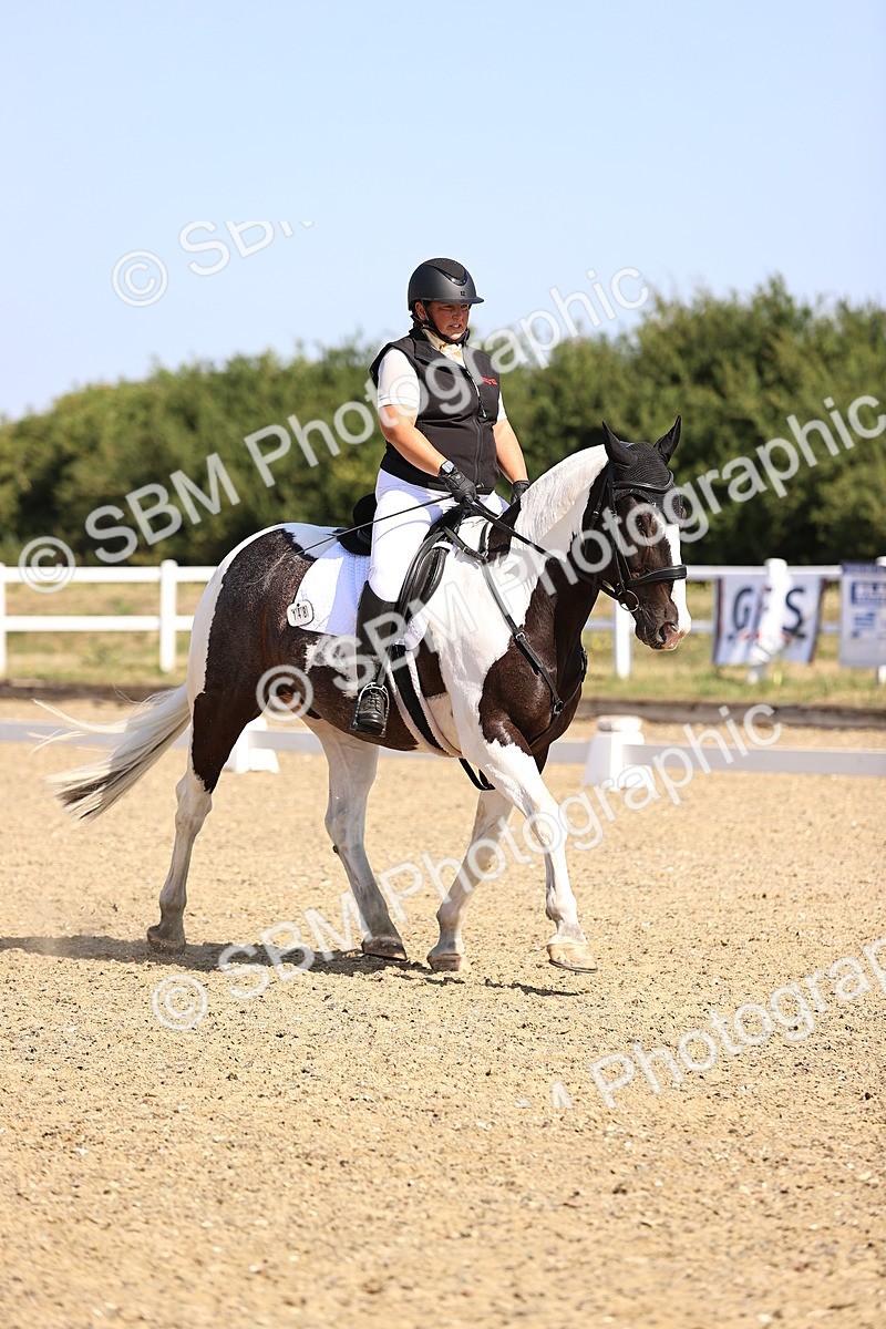 SBM_009232 - Novice 5 - 9.50-10.53