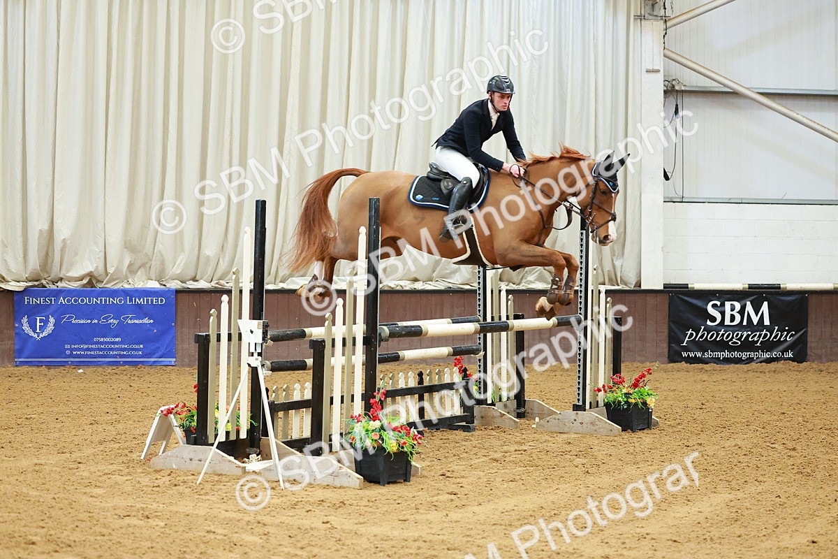 SBM_007026 - Class 19 - Senior Newcomers 1.10m