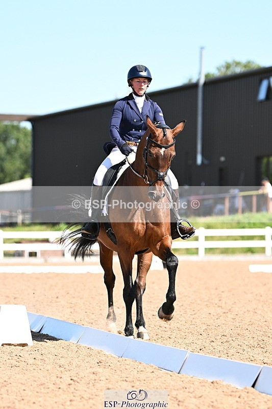 240816A-113634-04079 - 198-Lindsey.Cheffings-Prima