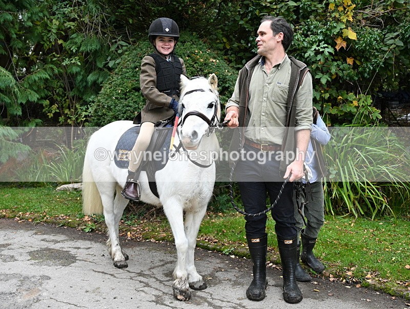 WJ7_6652 - Berks & Bucks - Children's Meet - The Old Farmhouse – Steventon.