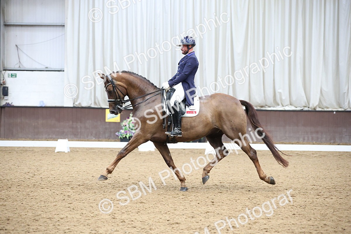 SBM_004805 - Class 9 - FEI Inter 1 Gold - 16.59-17.47