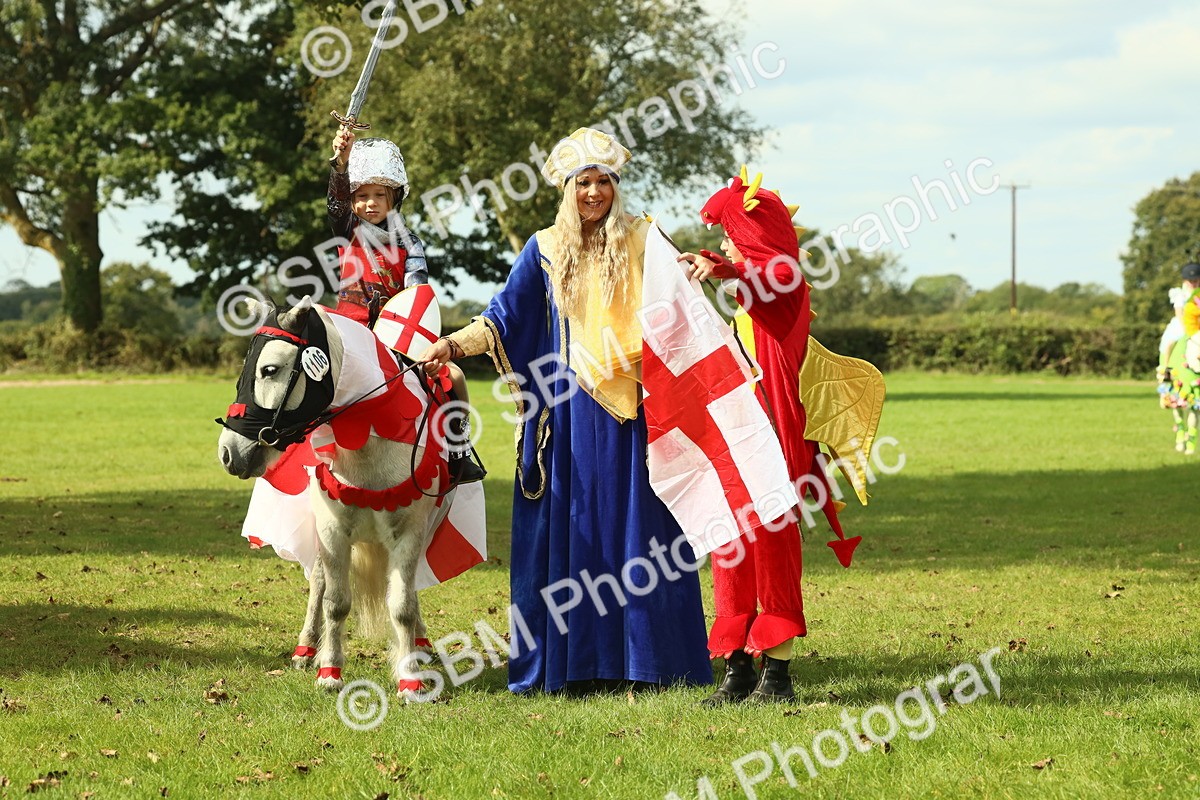 SBM_63636 - S35 - Fancy Dress Showing