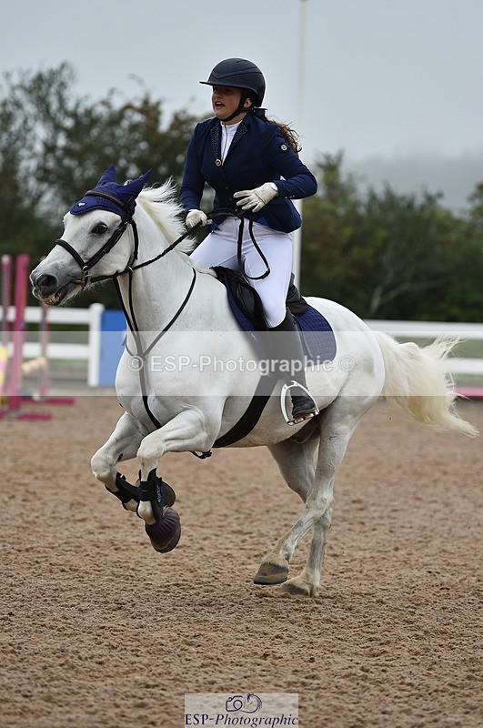 220829A-153732-00112 - Clear Round & 60cm  1a - 1b