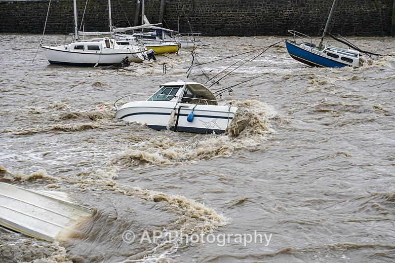 ACP04726-1 - Aberaeron Harbour, during storm Callum 13/10/2018