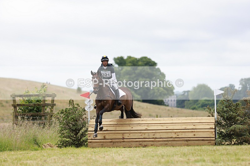 240630X-115548-5966 - 321-Gubby_Leech-ACTIVE_VOGUE