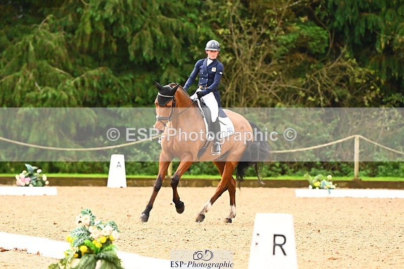 231021-100047-12940 - 330-TRINITY.THANKS.AWFULLY-Imogen.Gloag-DR