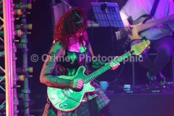 DAD13301 - We Will Rock You