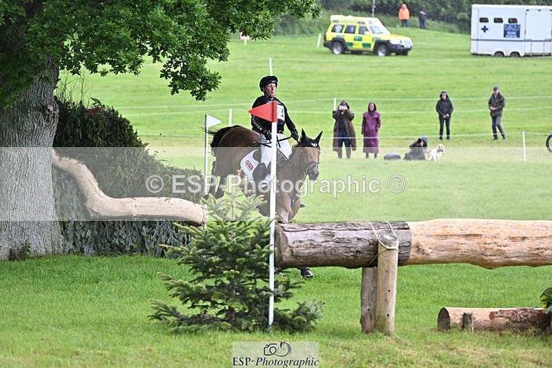 240526-110045-20322 - 403-CRAZY_DU_LOIR-Oliver_Townend