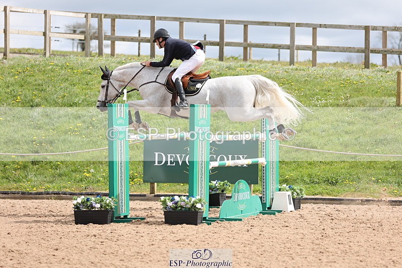 240419A-122822-07252 - Cls 6, 2 Star Medium Tour 1.35m