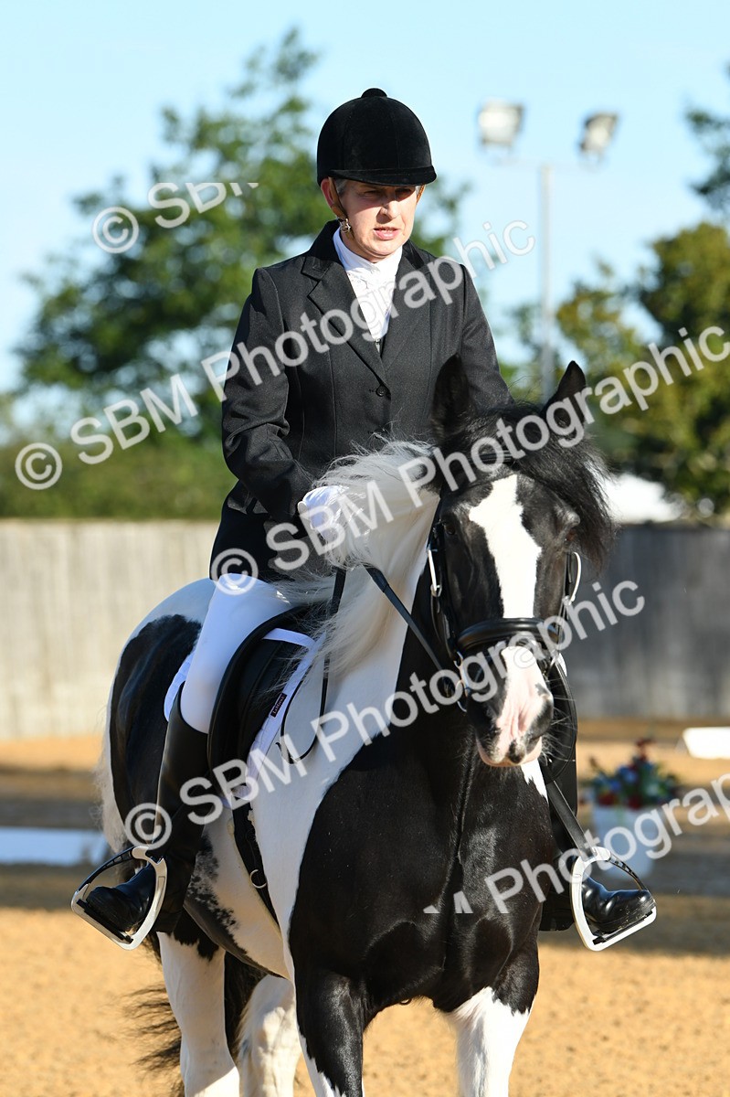 SBM_14444 - D4 - Small Tour Championship - Intro B