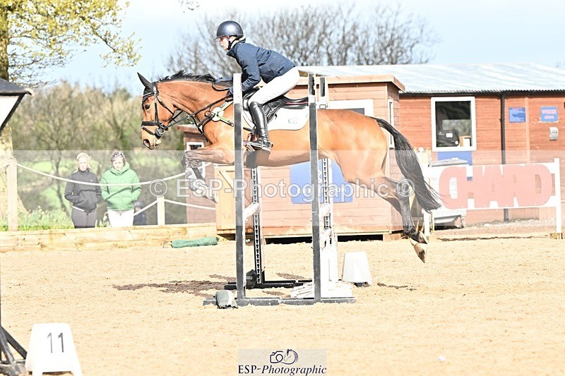 250416-100829-00219 - Cls 1 British Novice and 90cm