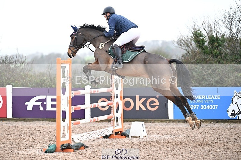 251206-132923-01110 - Cls 13 Snr Foxhunter and 1.20m