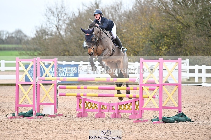 241206-130459-00904 - Cls 5 Newcomers and 1.10m Open