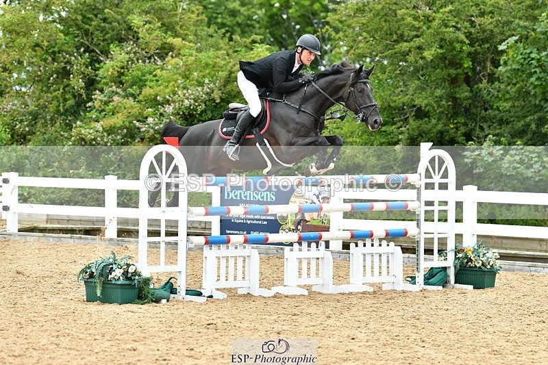 230721A-141303-06794 - Cls 22, 1 Star Gold 1.30m