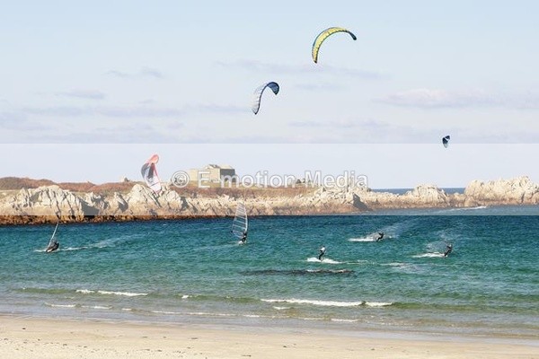 ks 201007-70 - Kite Surfing