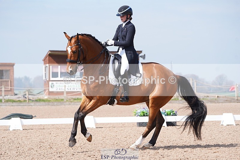 250404-120302-05576 - 010-Jessie.Kirby-As.Well.de.la.Roche.CMF