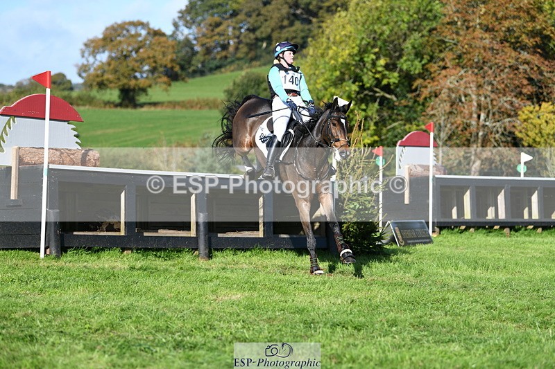 251024A-124416-11682 - B-140-Charlotte.Ward