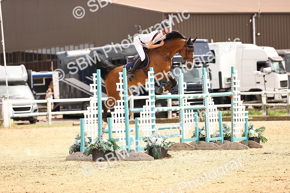 SBM_002018 - Class 16 - GFS Senior Newcomers 1.25m