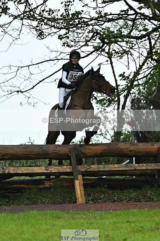 250418-160746-07086 - 355-Xanthe.Baylis-MONBEG.BY.MAGIC