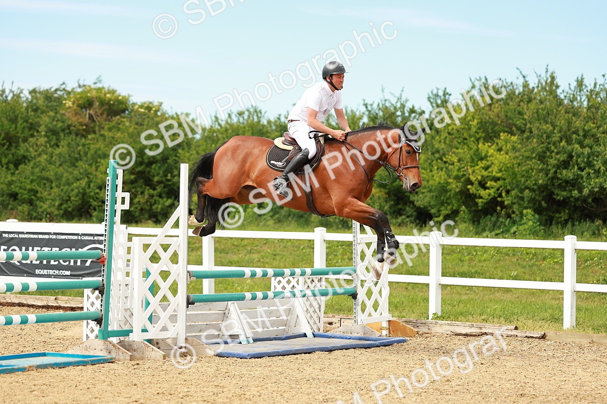 SBM_002284 - Class 4 - Senior Newcomers - 1.10m