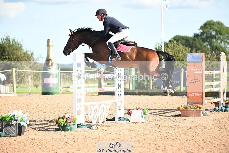 240913A-161813-05201 - Cls 18 National 1.40m Open