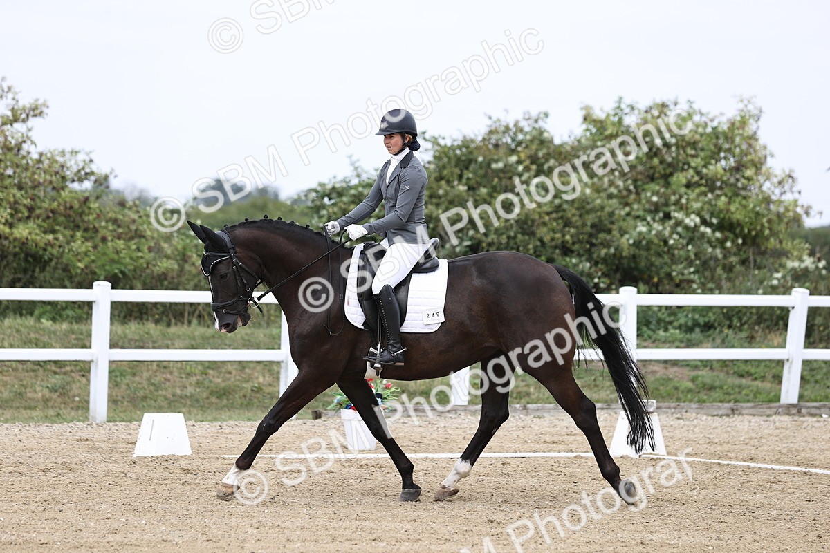 SBM_017540 - Class 14 - Novice 23 - 13.52-14.55