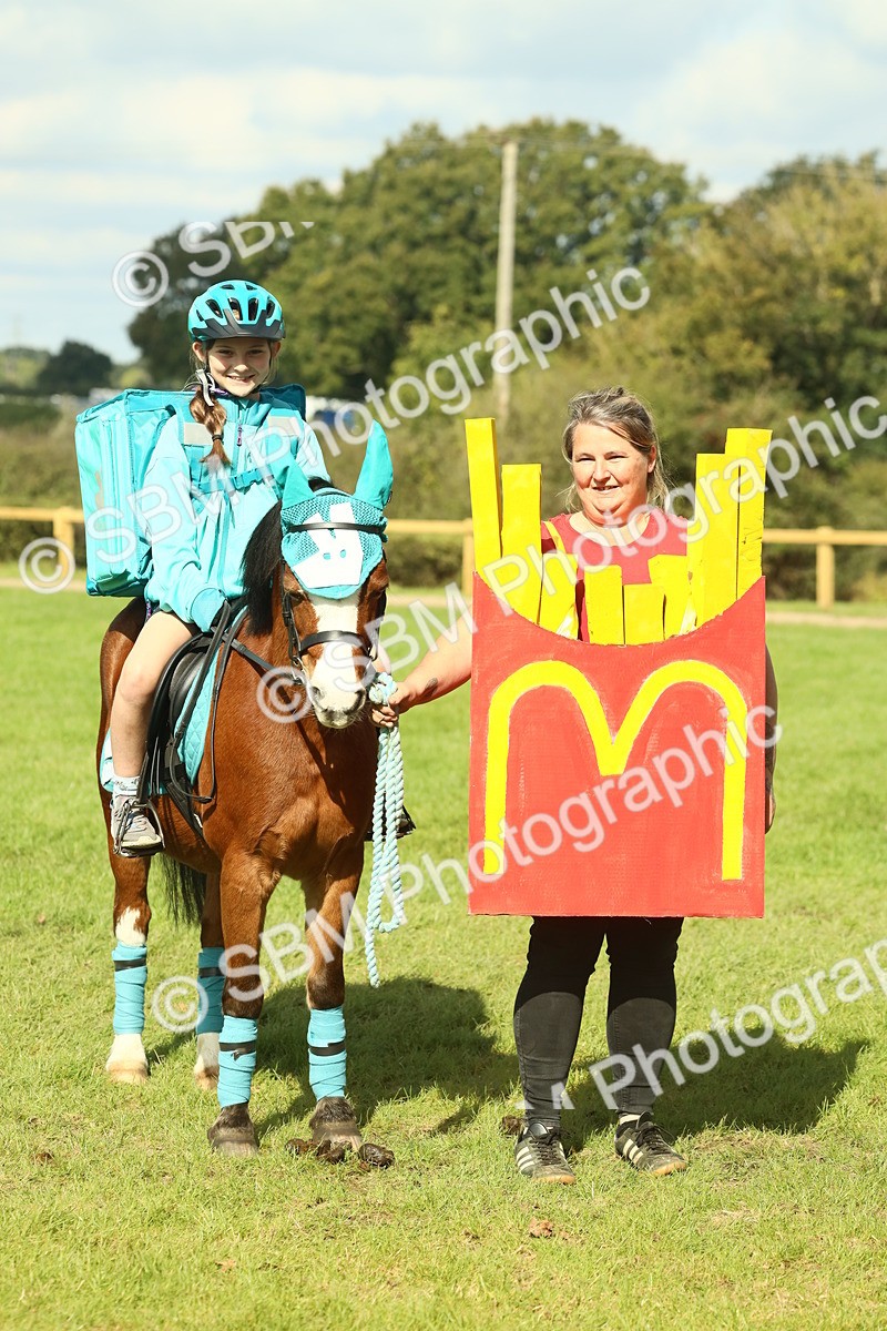 SBM_63520 - S35 - Fancy Dress Showing