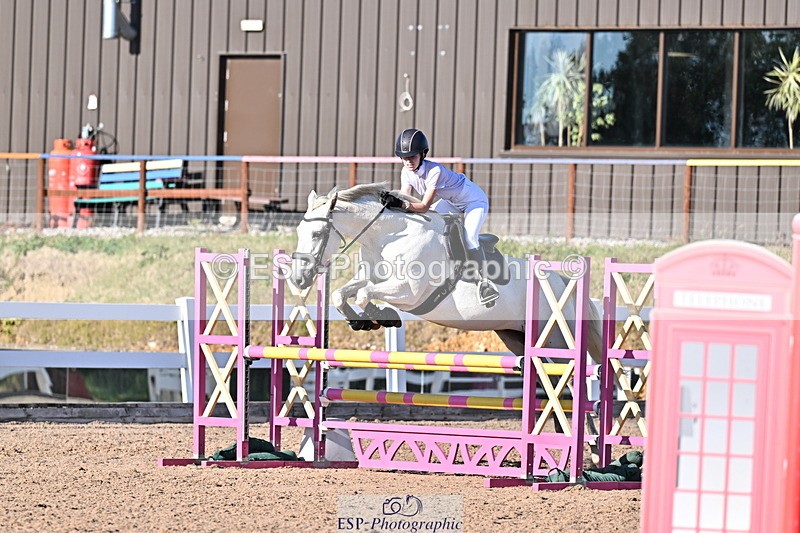 250708A-184610-00646 - 90cm Classes