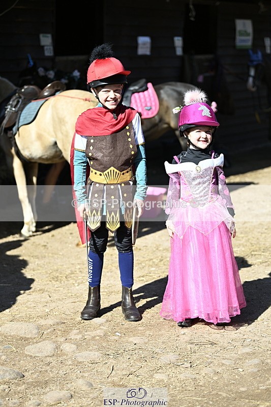 240728B-093856-00078 - Sunday Stable Shots and Fancy Dress