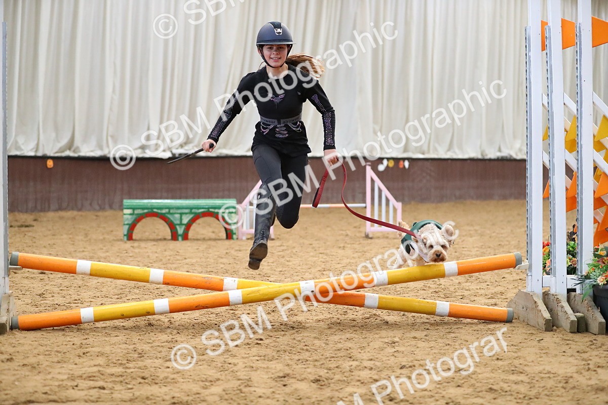 SBM_001941 - Class 3 - Horse & Hound