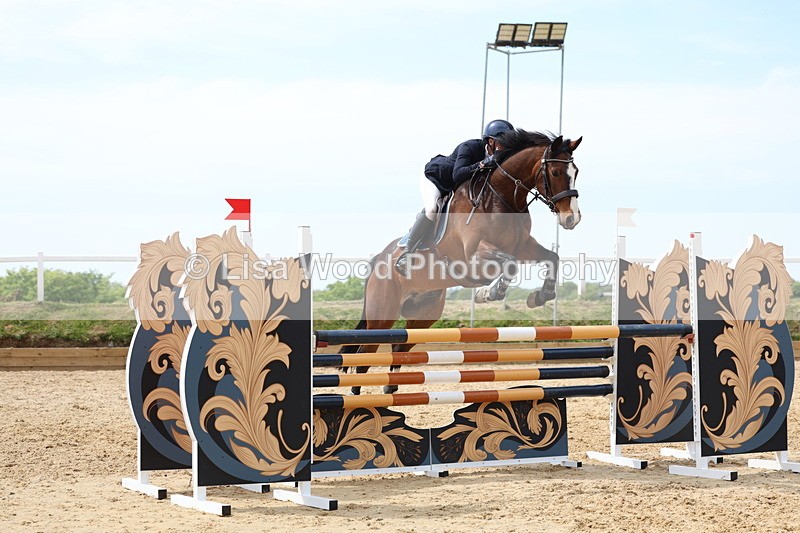 3E7A7363 - Class 7: Senior Newcomers/1.10m open